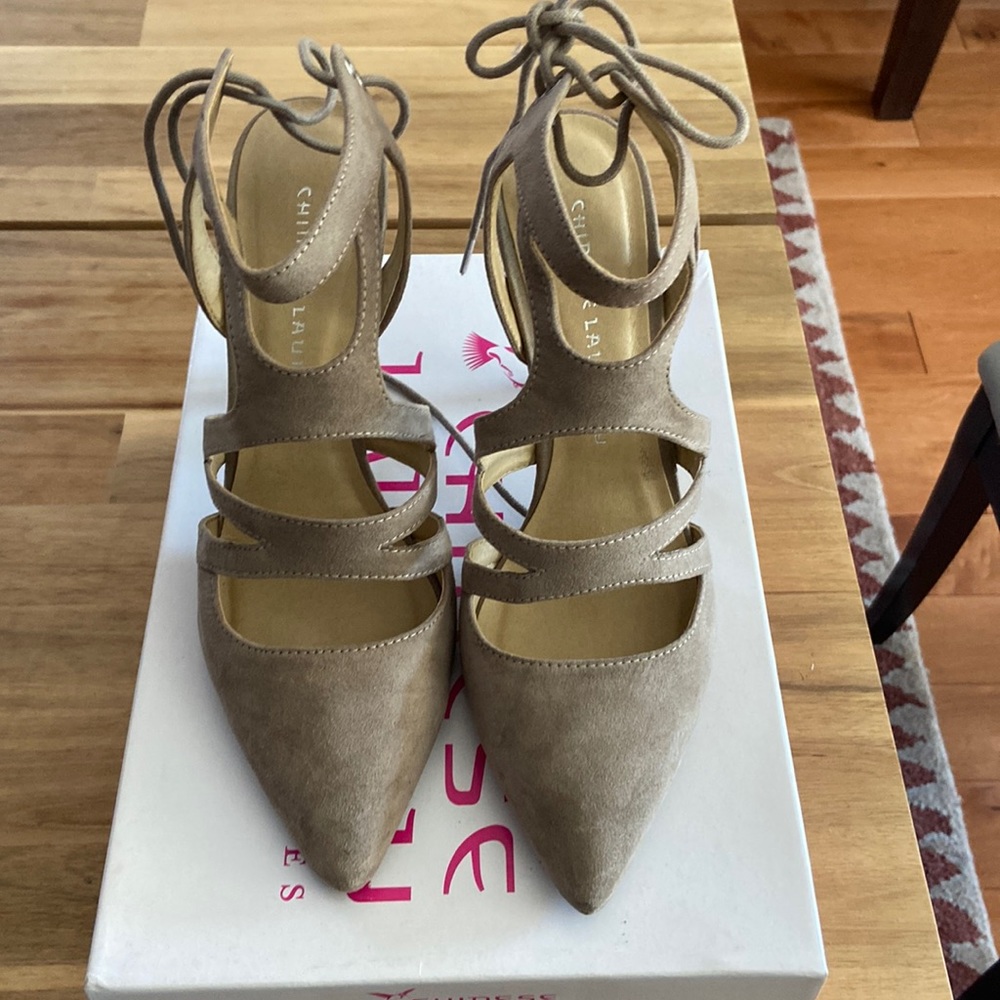Sarena pointed toe pump from Chinese Laundry.